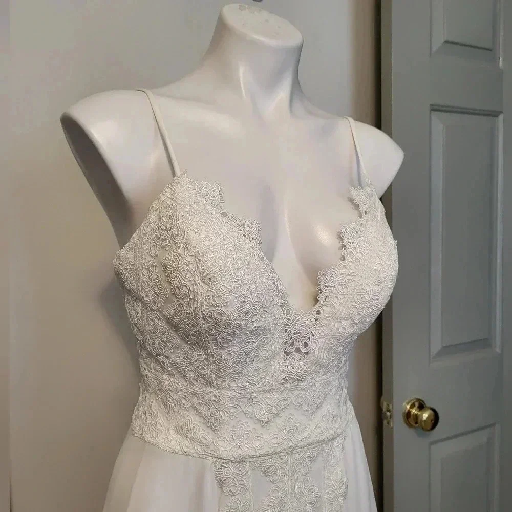 MOONLIGHT Bridal Gown Embroidered Lace and Beading Modern Fairytale Dress(6)NWT